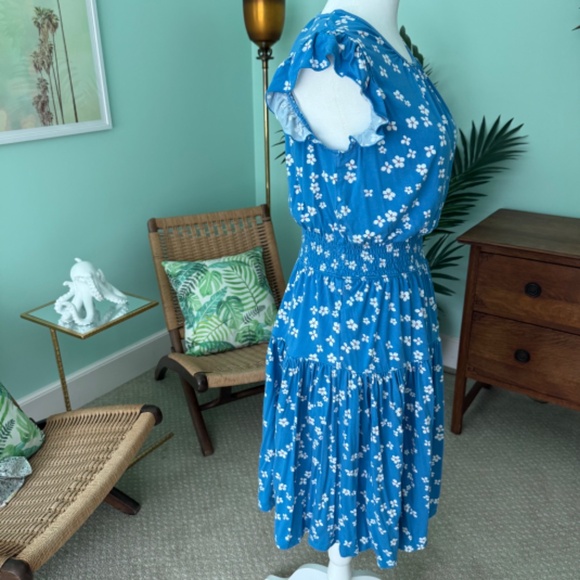 Draper James Faith Dress in Ditsy Daisy - Blue Aster Size Small - Picture 4 of 10